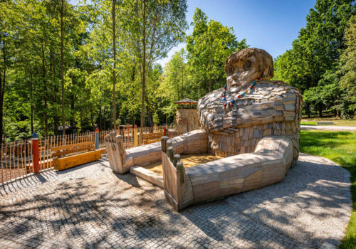 Park nad rybníkem - červenec 2025